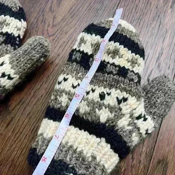 Winter Unisex Grey Graphic Pattern Grey White Wool Mittens - Picture 7 of 10